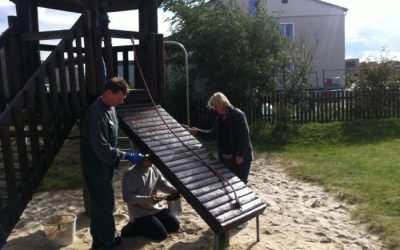Arbeiten am Spielplatz Klatschmohnweg