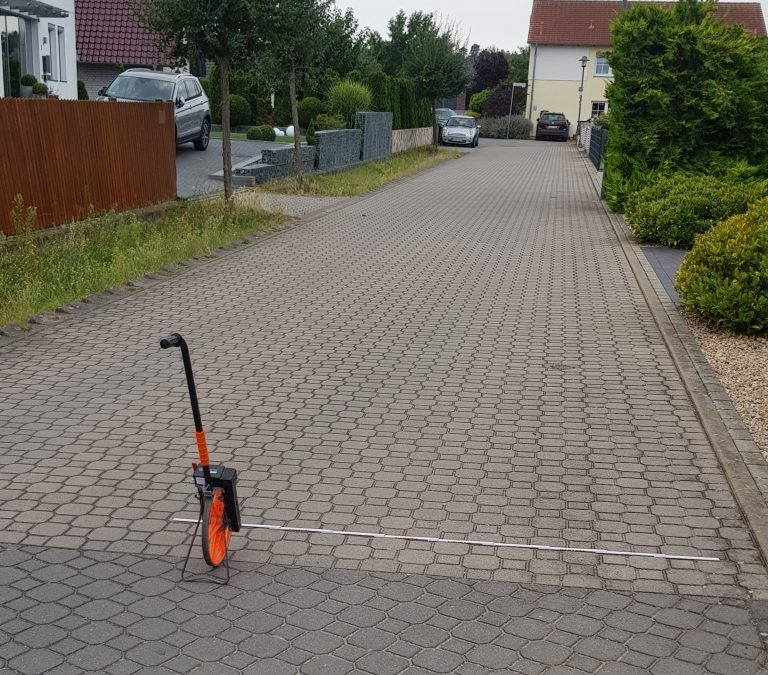 Straßenzustands-Begutachtung in Danndorf hat begonnen